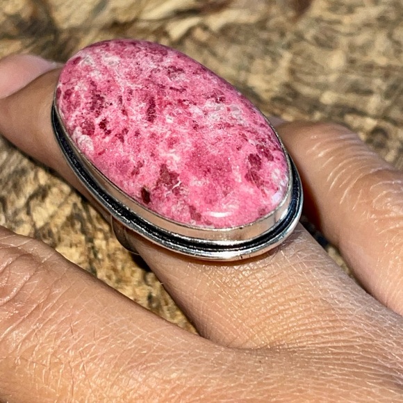Bright Pink Thulite Ring Size 5 - Picture 5 of 15